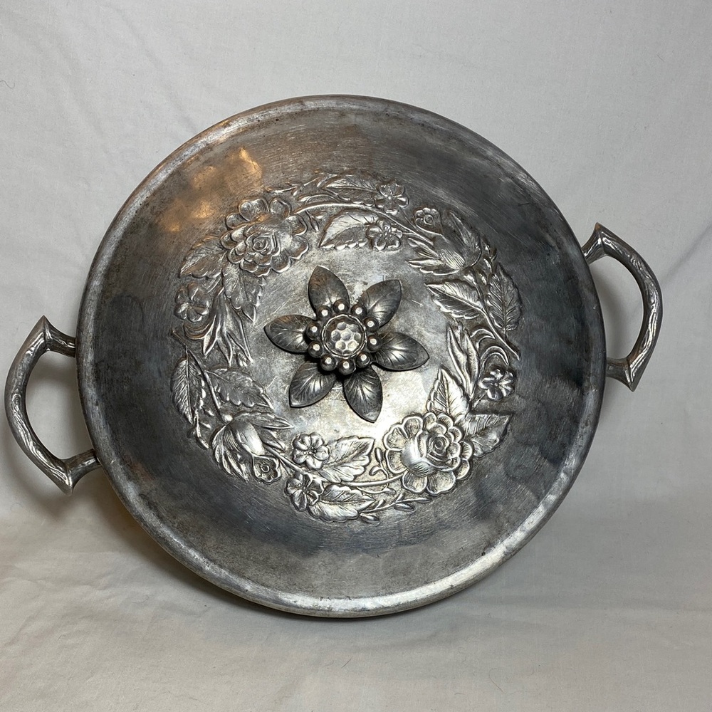 Vintage Everlast Hand-forged Aluminum 10” Casserole with Decorative Lid